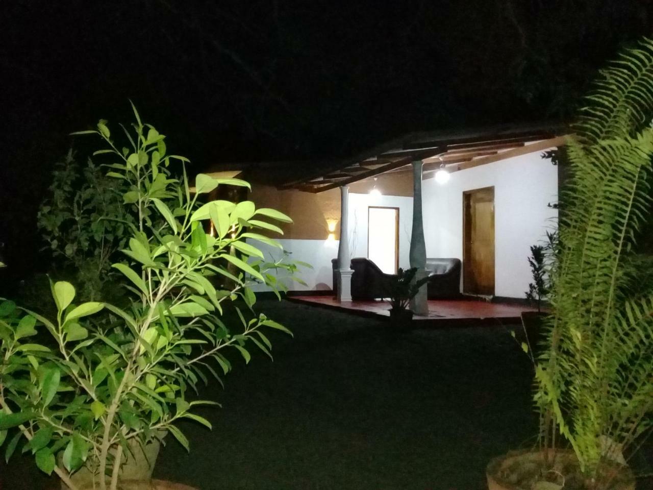 Tusker'S Paradise Safari Villa Udawalawe Exterior photo